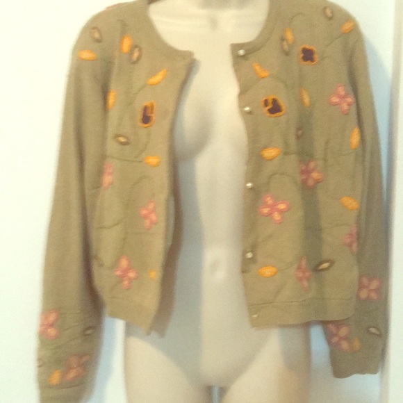 VTG embroidered flower bottom front cardi - Picture 2 of 8